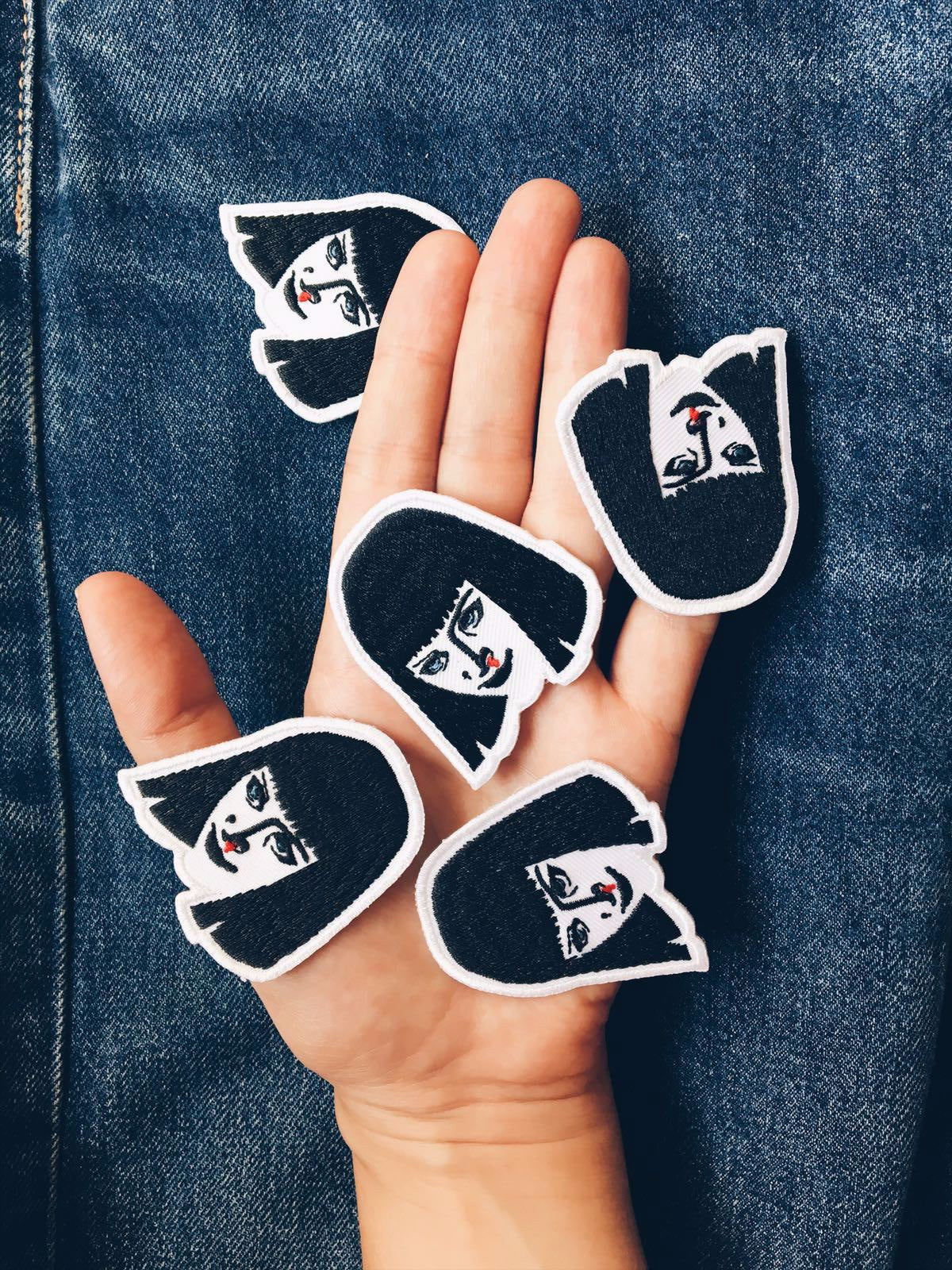 hand_holding_mia_blood_patch
